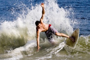 九游中心官网-爵士后卫完成压哨绝杀点燃主场氛围，爵士队控球后卫